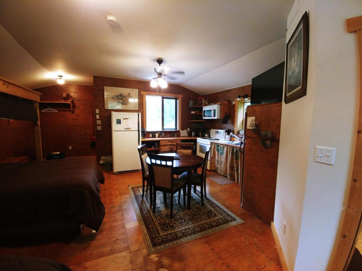 Bone Creek Wilderness Retreat Hotell Blue River Exteriör bild