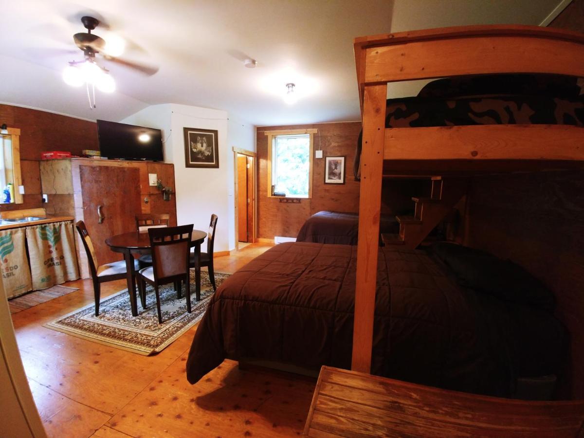 Bone Creek Wilderness Retreat Hotell Blue River Exteriör bild
